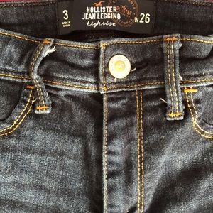 Hollister Jeans - Hollister Advanced Stretch High Rise Jean leggings Hollister Jeans - Hollister Advanced Stretch High Rise Jean leggings